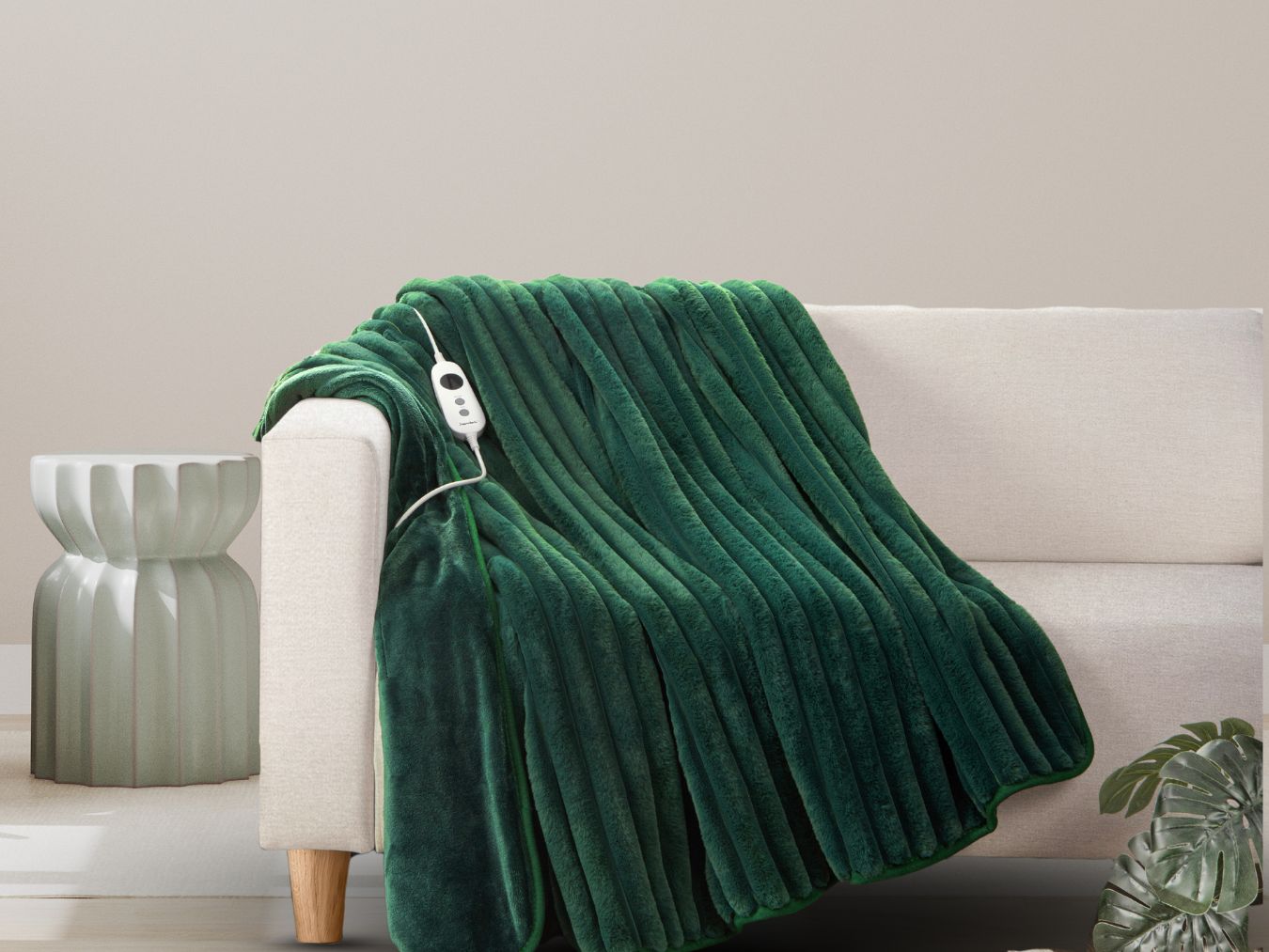 Embrace Warmth and Elegance: Why Dreamaker Heated Throw Blankets Are Winter's Ultimate Essential