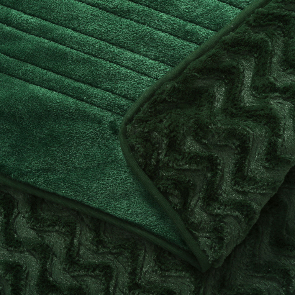 
                      
                        Dreamaker 500gsm Faux Fur Heated Throw Eden Green
                      
                    