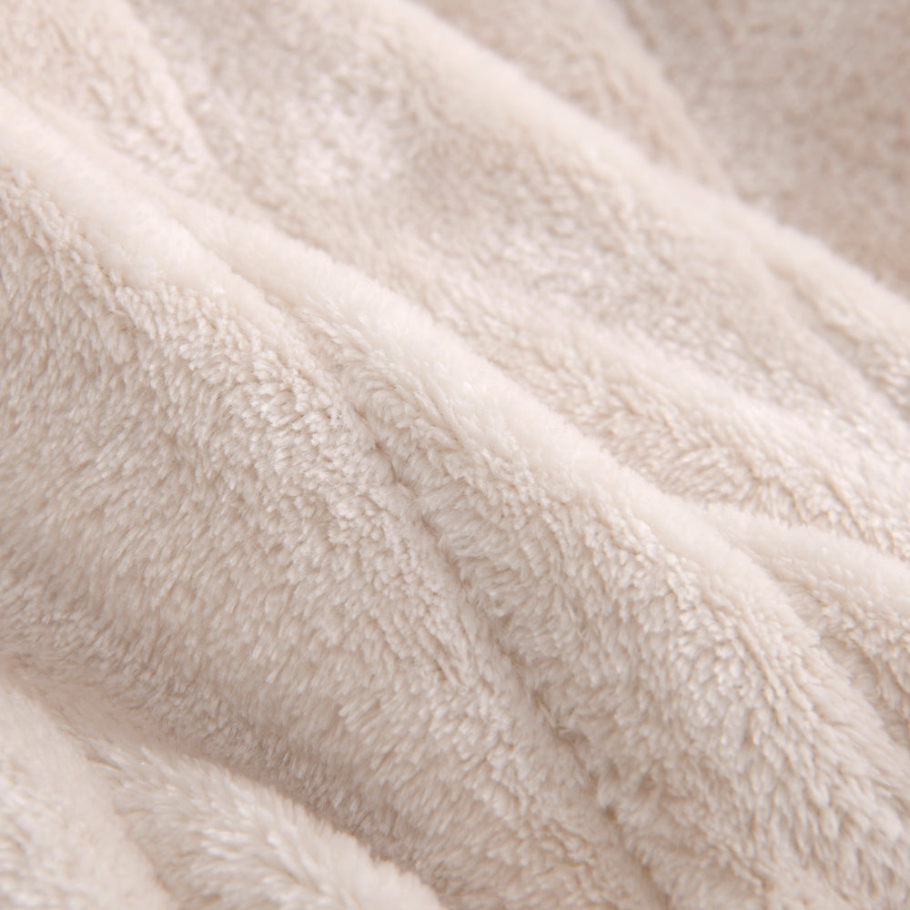 
                      
                        Chunky Embossed Fleece Heated Throw Natural
                      
                    