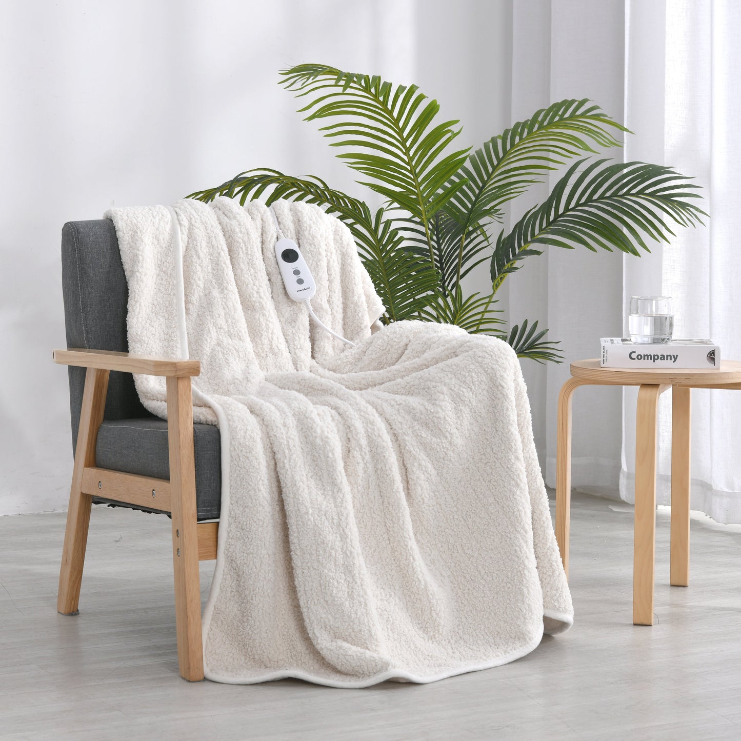 Teddy Fleece Heated Throw Cream